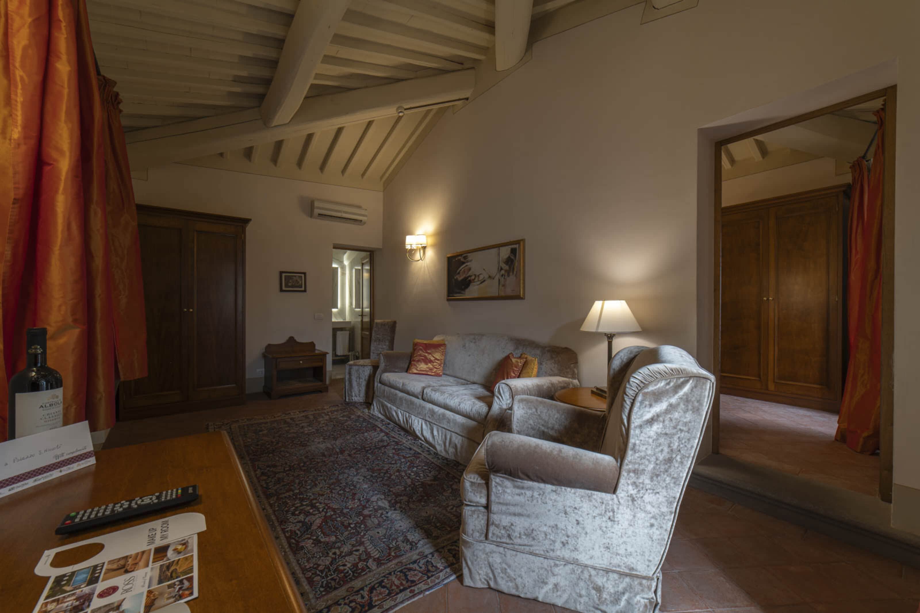 suite | living room | lcd tv