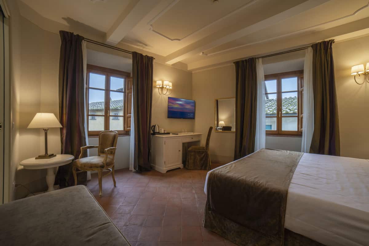 Minibar, in-room safe, desk, cribs (surcharge)