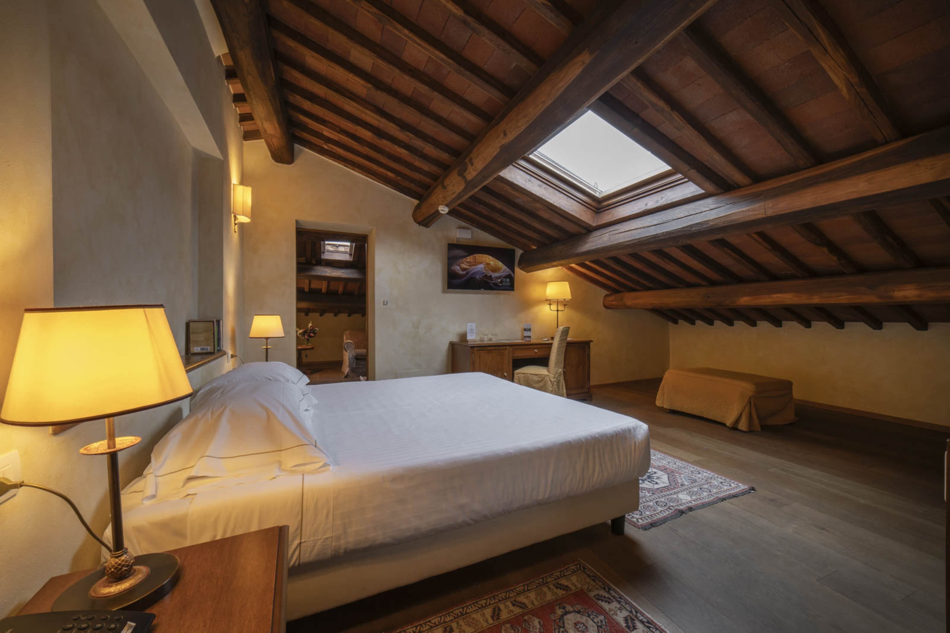 mansarda | minibar, in-room safe, desk, cots/infant beds