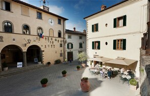 Front of property - Hotel Palazzo San niccolò & Spa (Radda in Chianti)