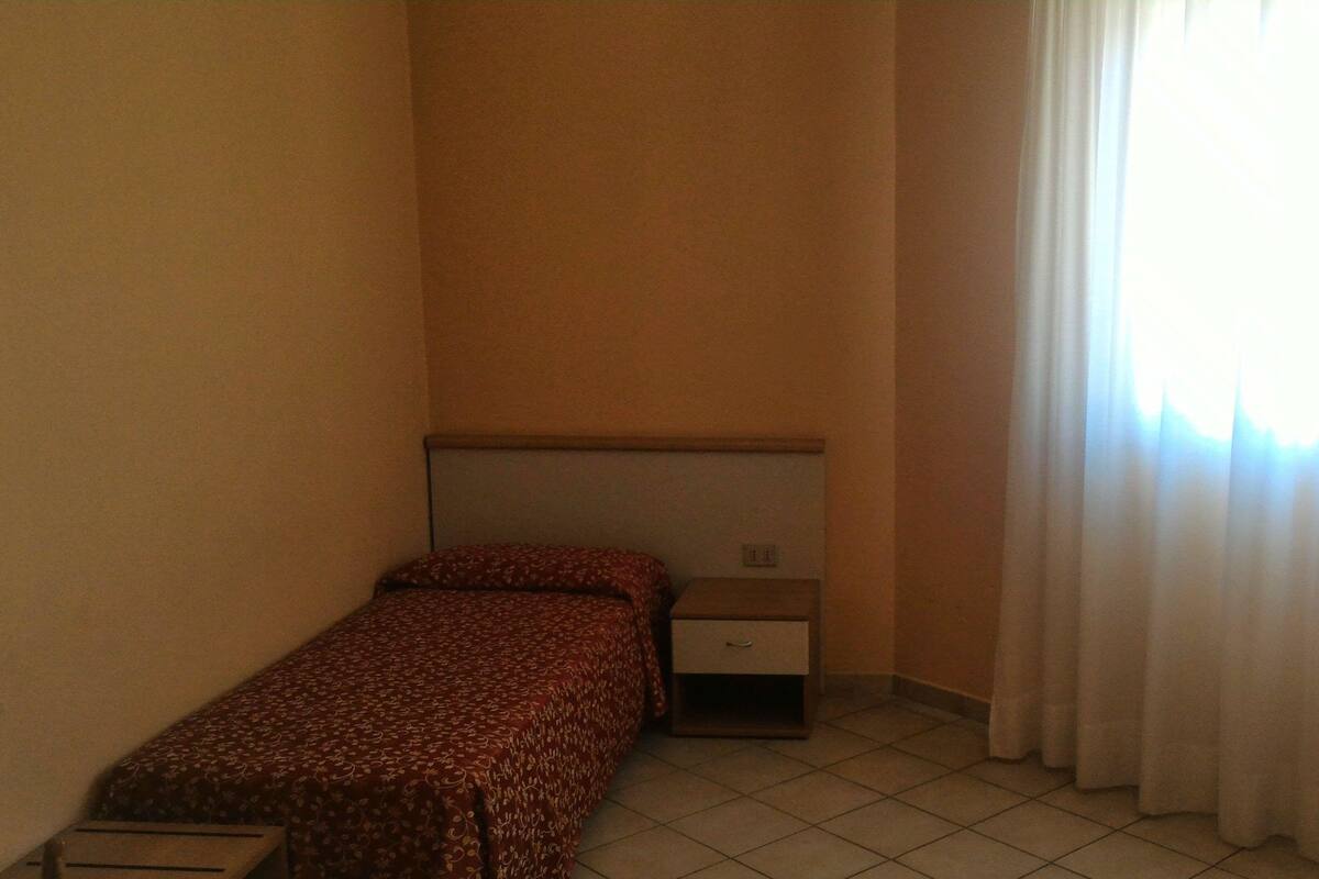 Habitación individual económica, 1 cama individual, no fumadores, baño privado