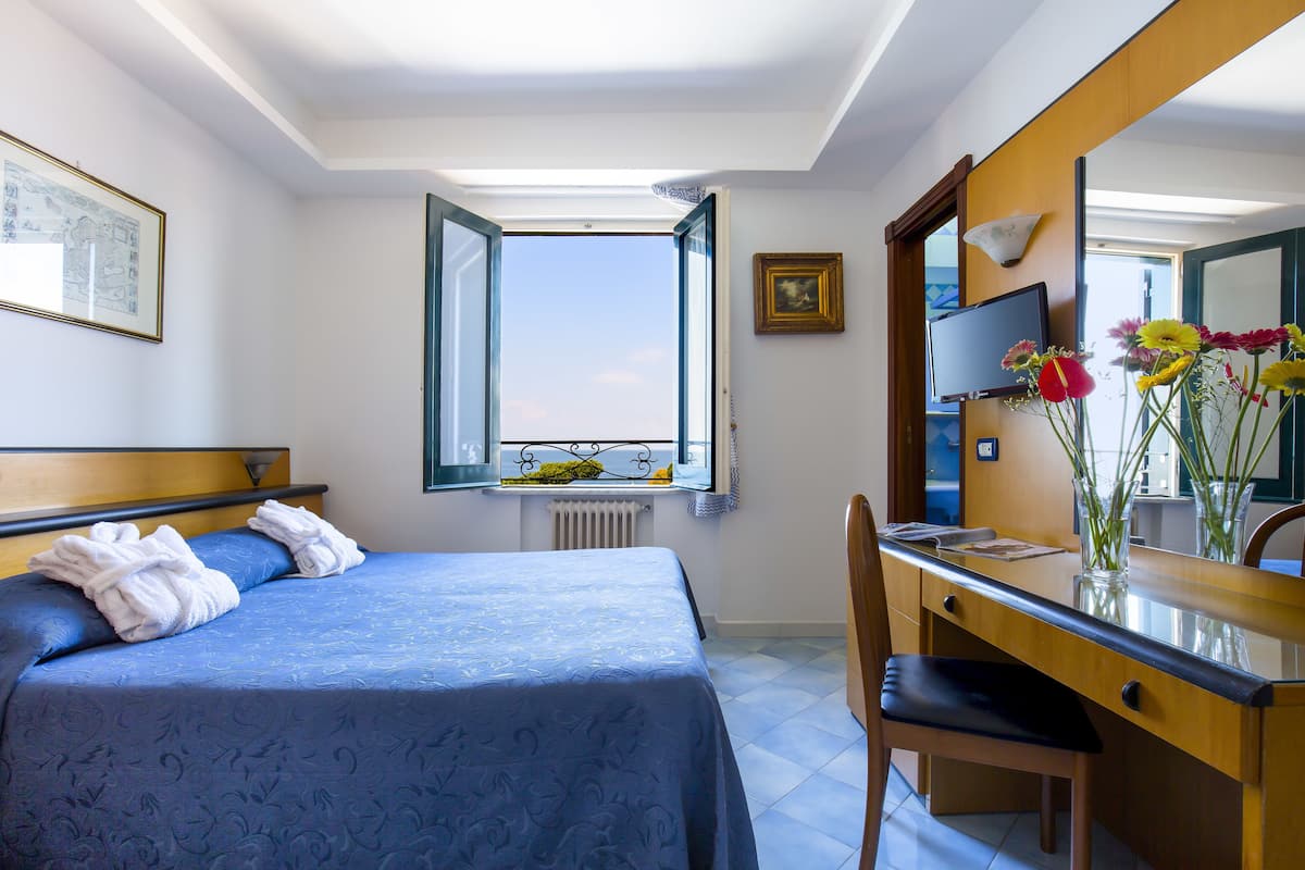 Habitación estándar con 1 cama matrimonial o 2 individuales, vista al mar | Vista desde la habitación
