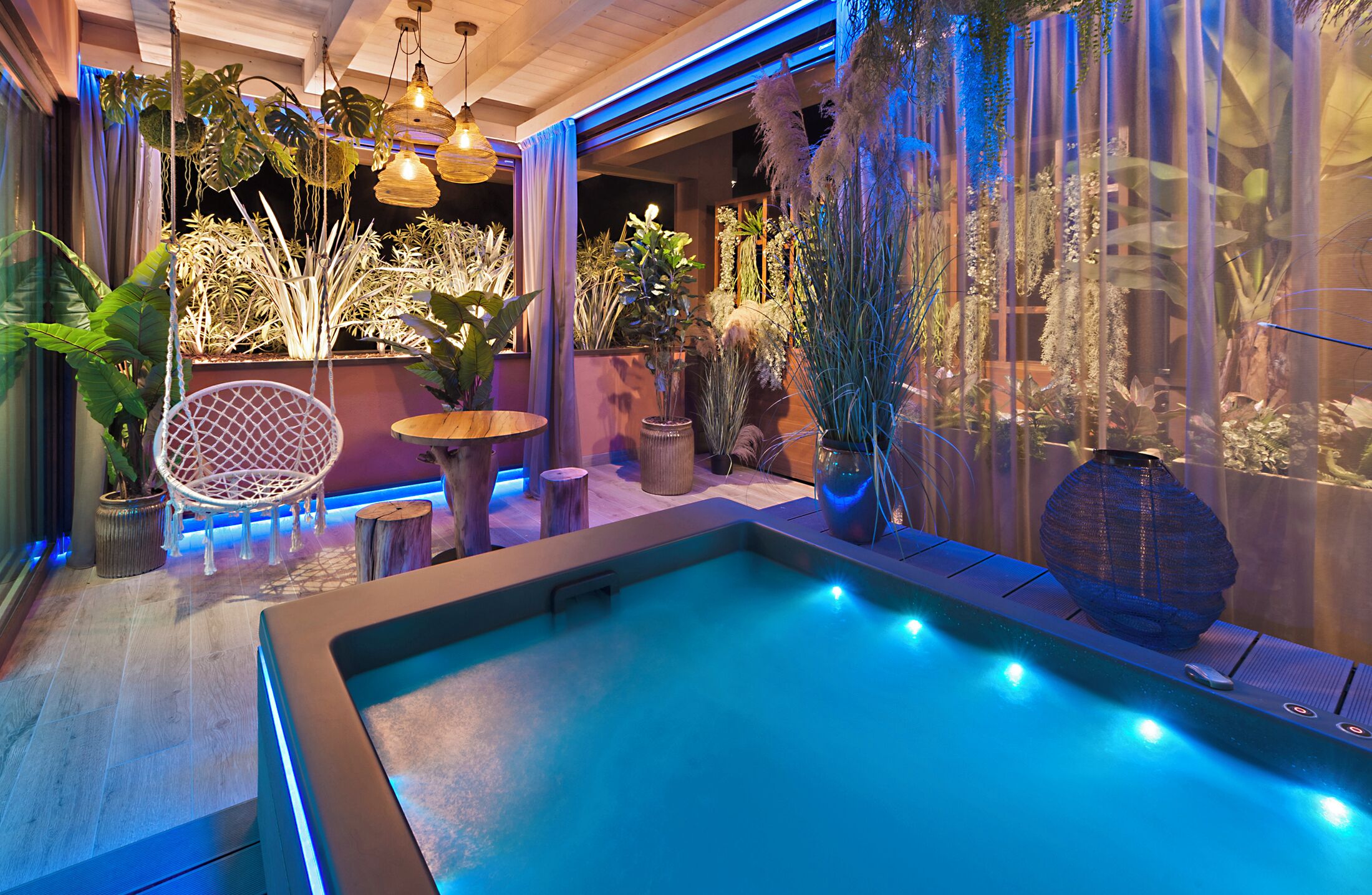 Suite Nature with Whirpool | Minibar, Zimmersafe, Schreibtisch, laptopgeeigneter Arbeitsplatz