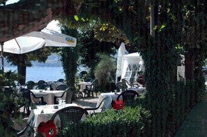 Breakfast, lunch and dinner served - Hotel Riviera (Griante)