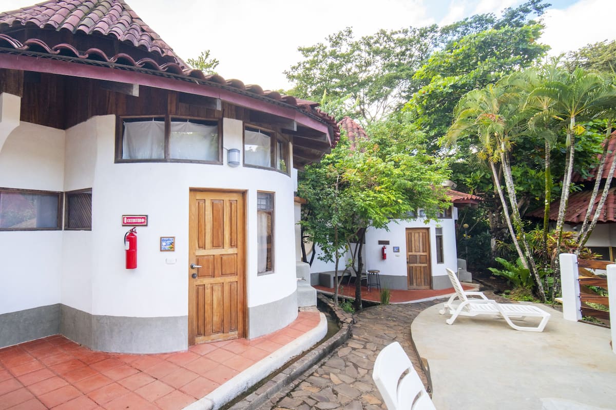 Bungalow Cuadruple | Cadar kapas Mesir, tilam berlapik, peti besi dalam bilik, meja 