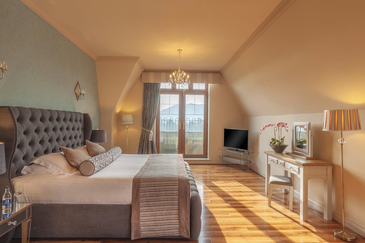 in-room safe, desk, soundproofing, iron/ironing board