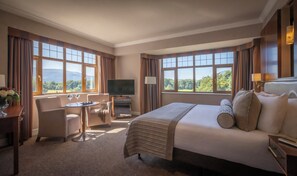 Superior Double Room | In-room safe, desk, soundproofing, iron/ironing board