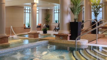 Indoor pool, sun loungers