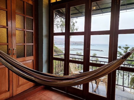 Deluxe Apartment (SIRENA) | Living area | Flat-screen TV. Second Home Peru