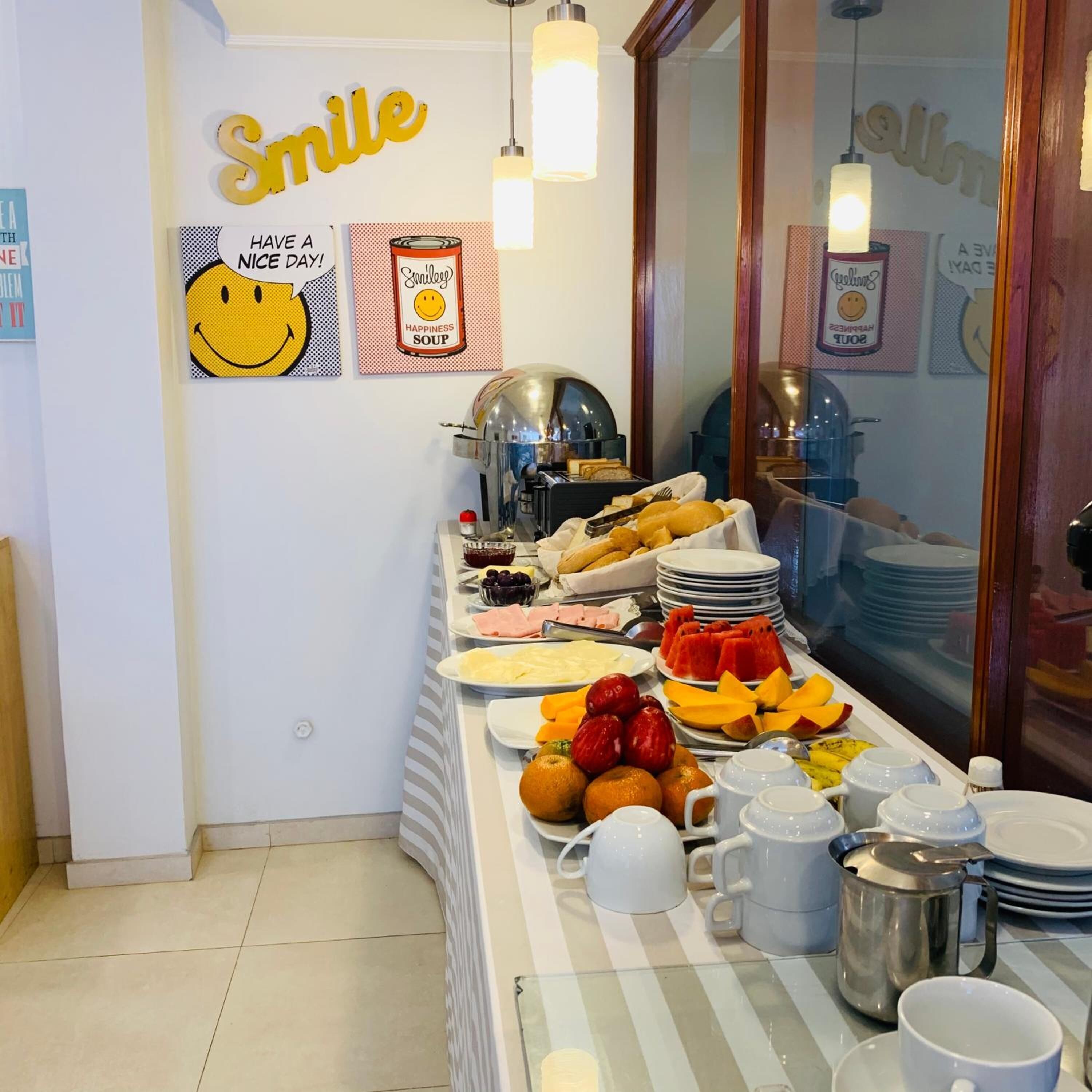 free daily continental breakfast