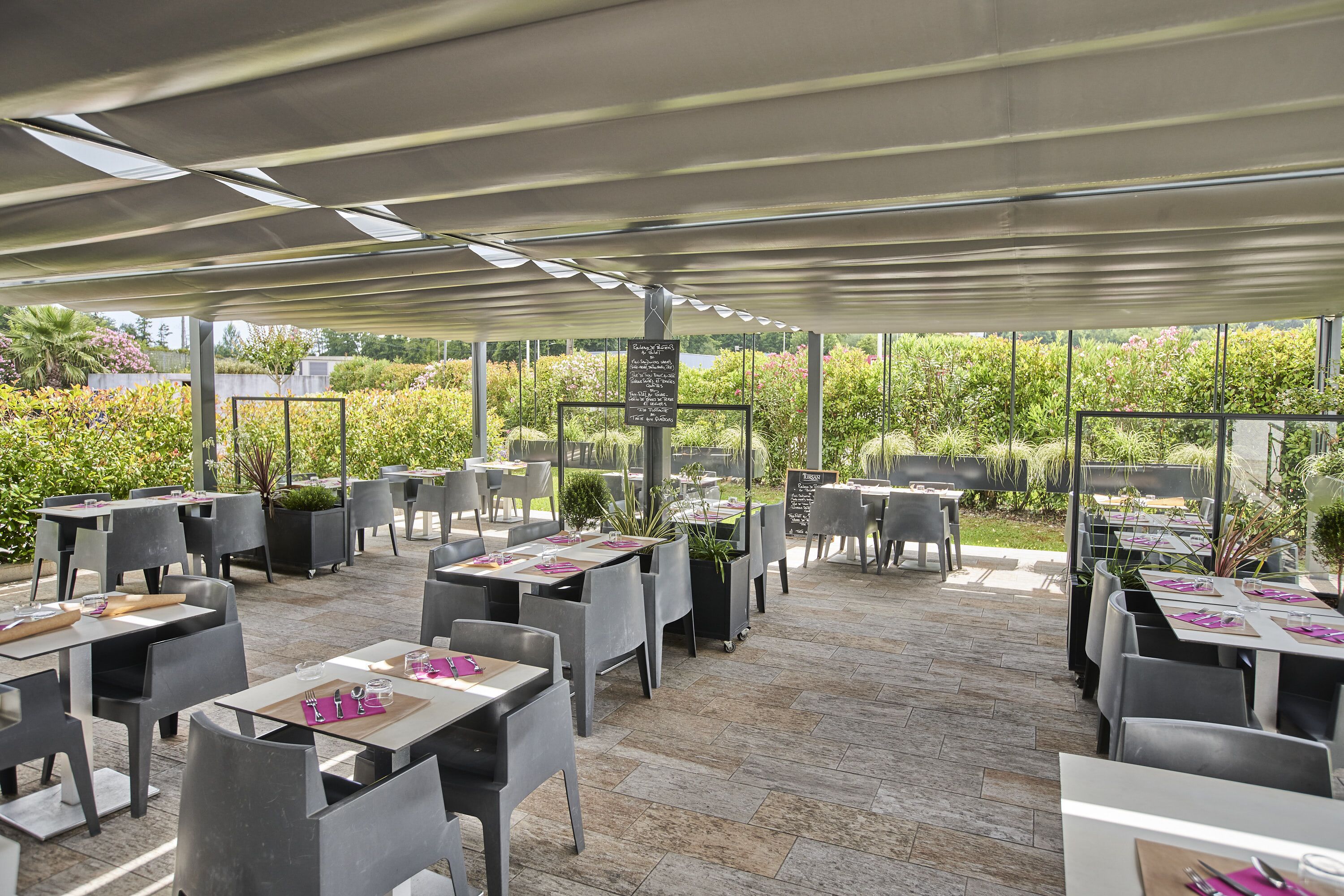 breakfast, lunch, dinner served; regional cuisine