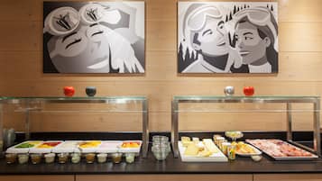 Free daily buffet breakfast