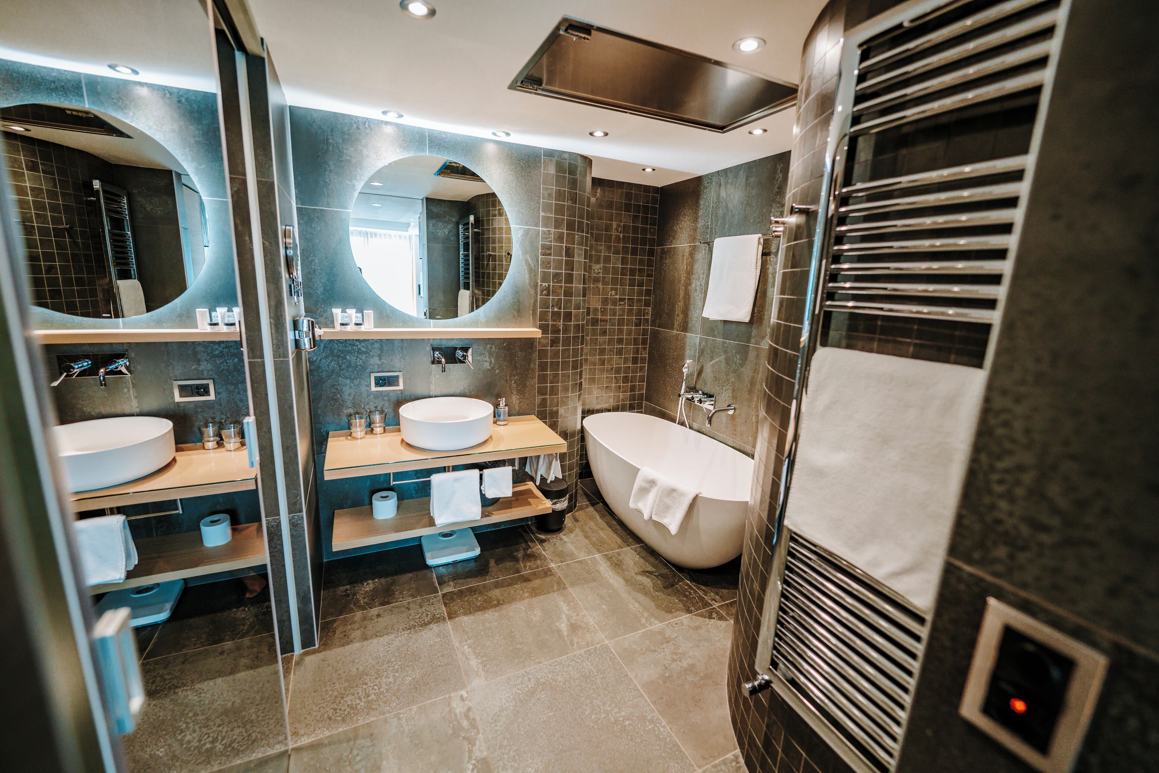 superior double or twin room | bathroom | free toiletries, hair dryer, bathrobes, slippers