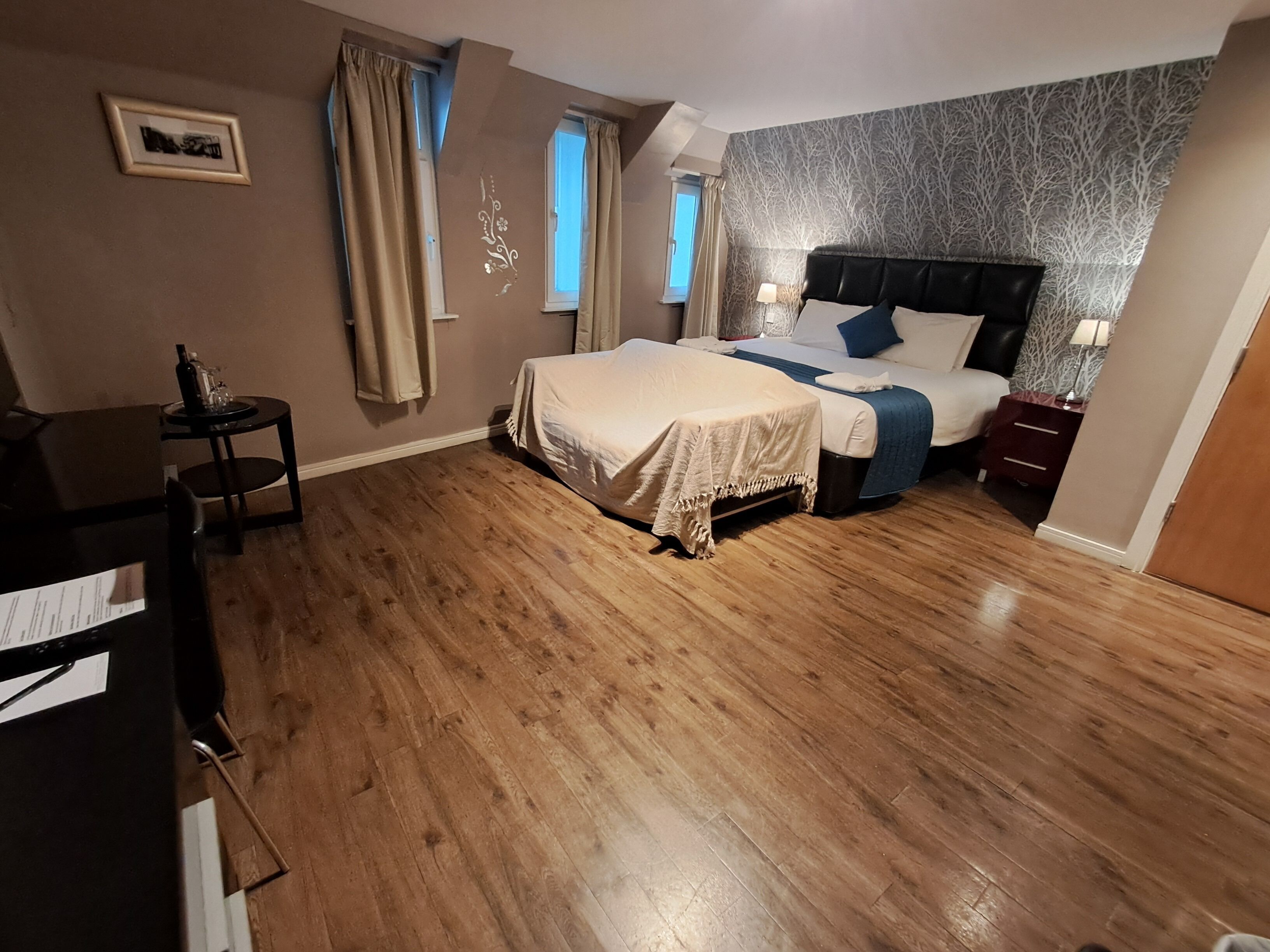 superior double room | 1 bedroom, hypo-allergenic bedding, in-room safe, desk