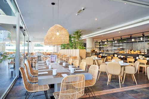 Tägliches Frühstücksbuffet gegen Gebühr