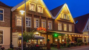 Front of property – evening/night - AKZENT Hotel Tietmeyer (Schoeppingen)