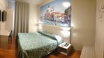 Superior Double Room | In-room safe, desk, laptop workspace, blackout drapes