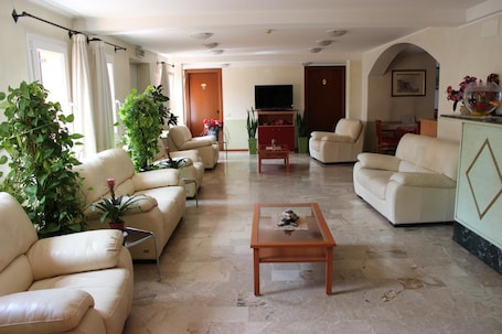 Lobby. Hotel Altieri