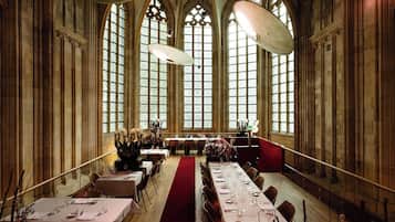 Frühstück, Mittagessen, Abendessen, regionale Küche