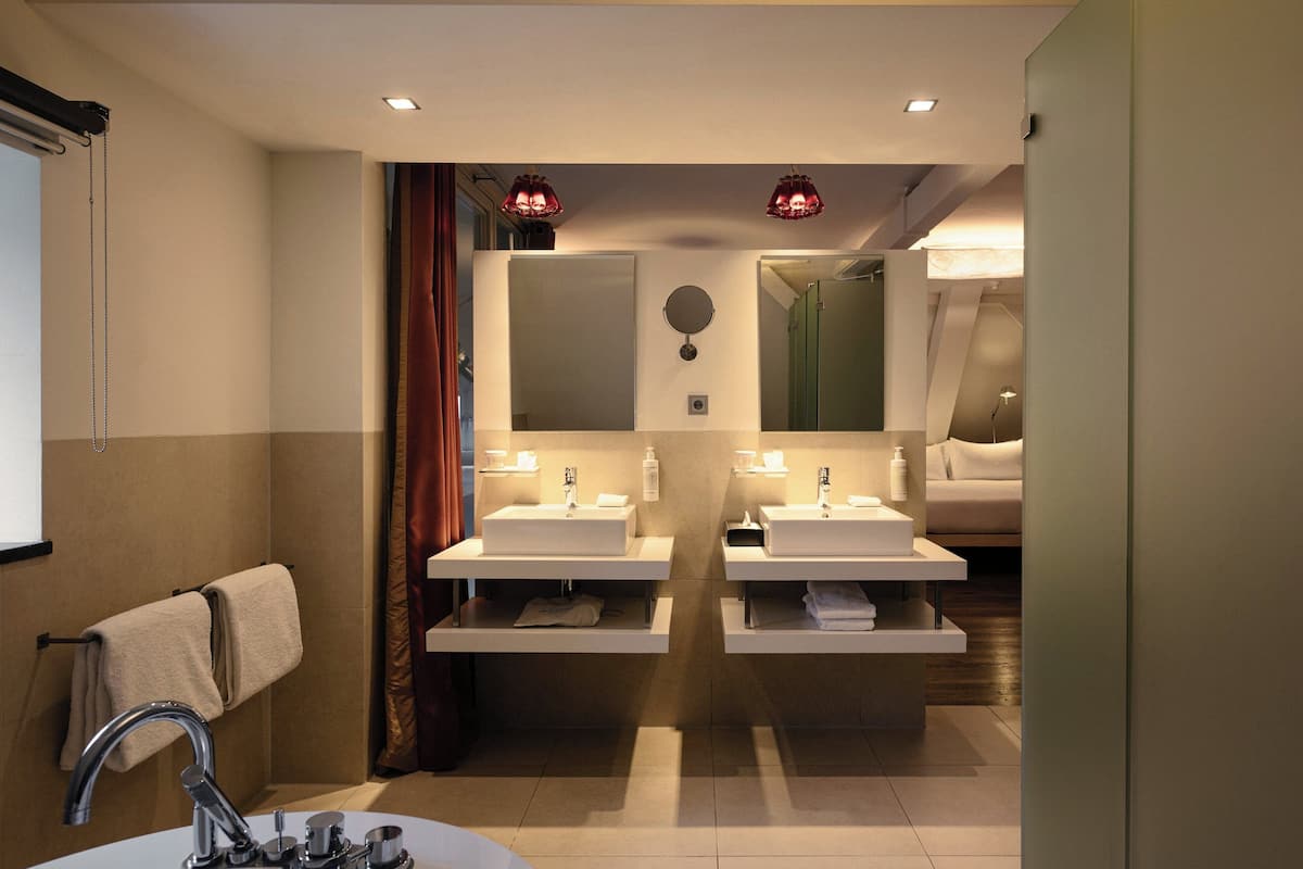 kruisherensuite | 1 bedroom, premium bedding, memory-foam beds, in-room safe