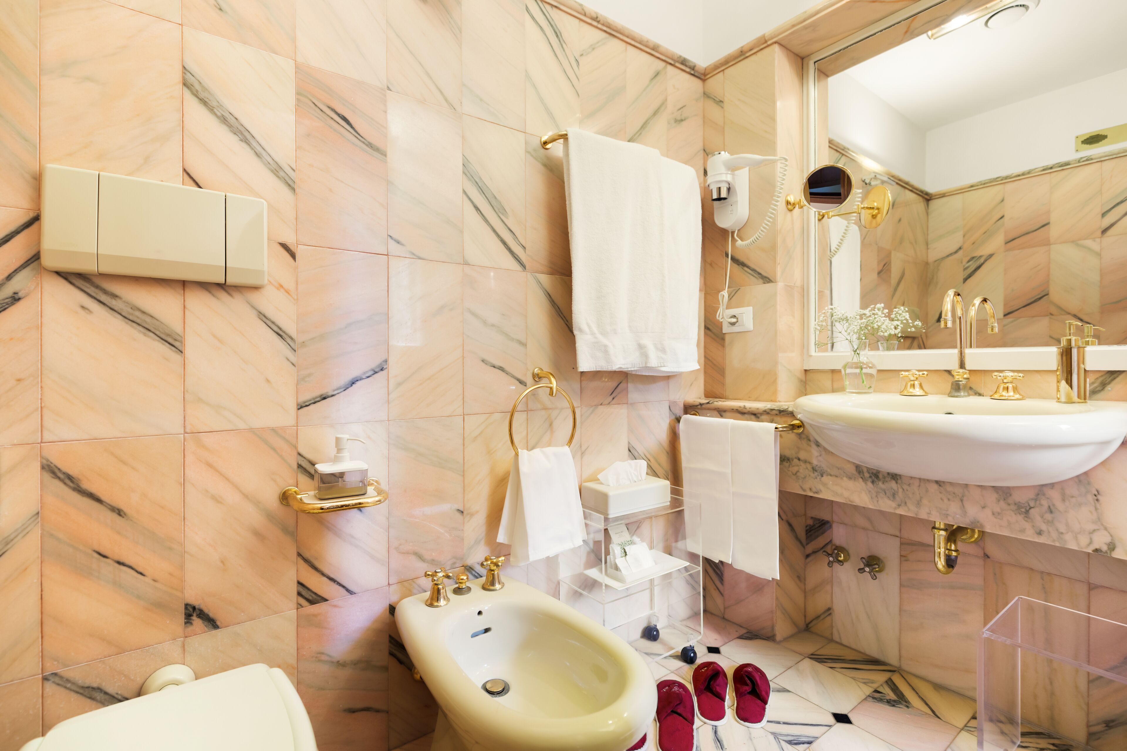 superior double room | bathroom | free toiletries, hair dryer, bathrobes, slippers