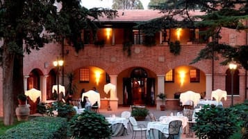Breakfast, lunch, dinner served; local cuisine, pool views
