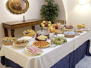 Breakfast area - Dei Priori Boutique Hotel (Assisi)