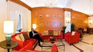 Lobby sitting area - Dei Priori Boutique Hotel (Assisi)