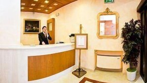 Reception - Dei Priori Boutique Hotel (Assisi)