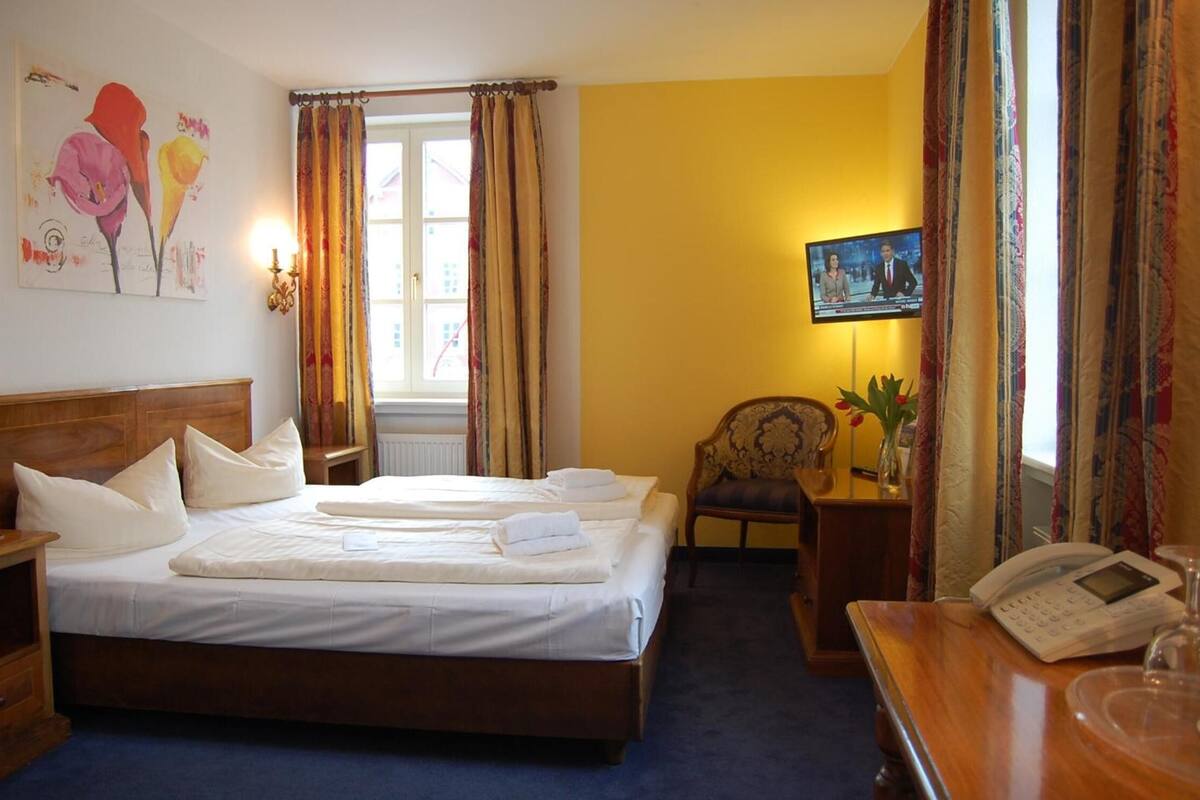 1 bedroom, in-room safe, desk, soundproofing