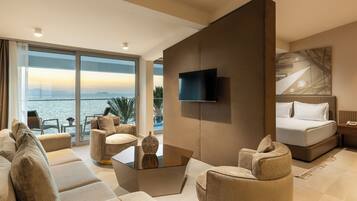 Suíte executiva | Frigobar (abastecido com itens grátis), cofres nos quartos