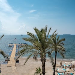 Spiaggia privata, lettini da mare, ombrelloni, teli da spiaggia