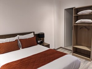 Comfort Double Room | Premium bedding, desk, soundproofing, free WiFi - Hotel Morand (Rouen)