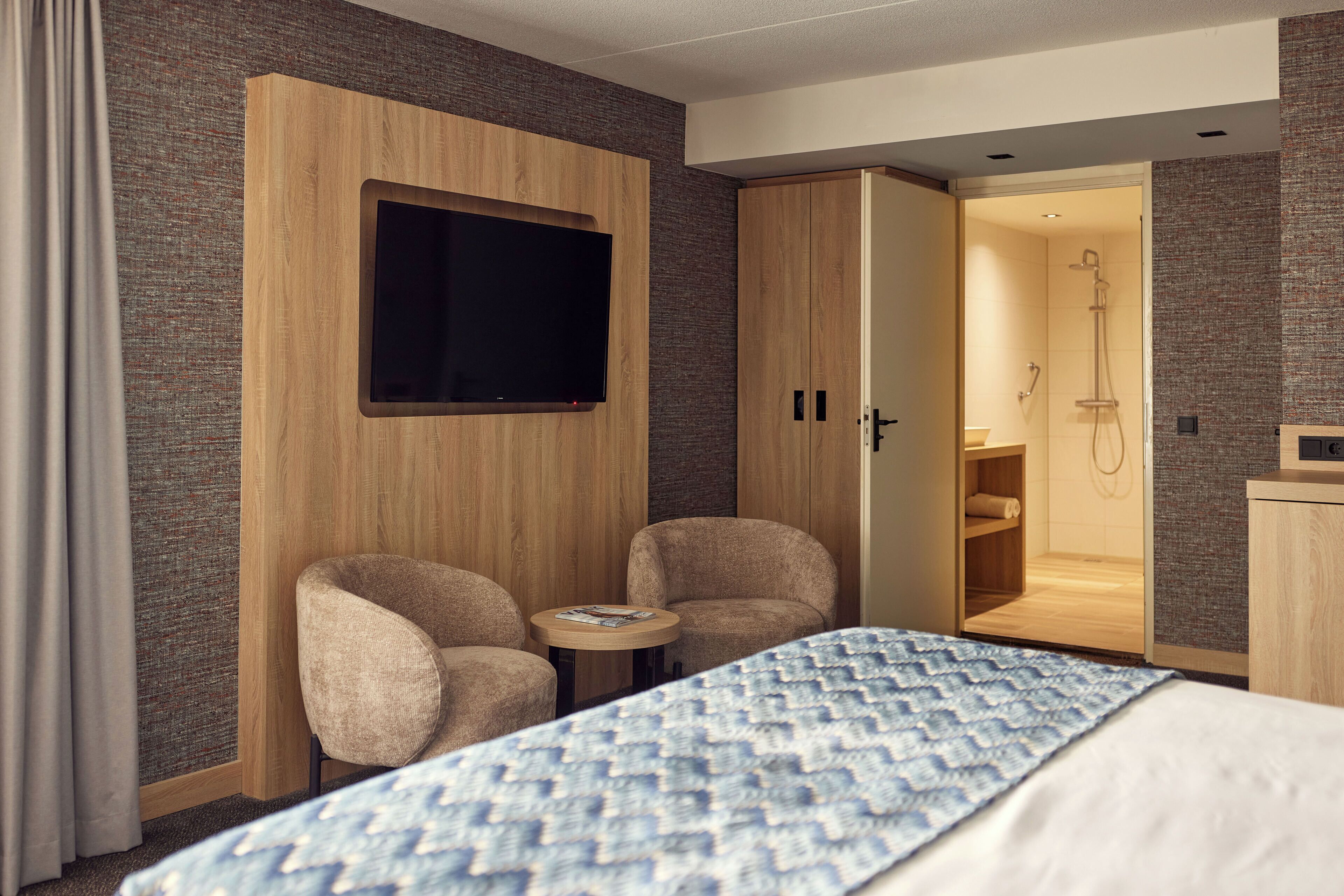 in-room safe, desk, cots/infant beds, free wifi