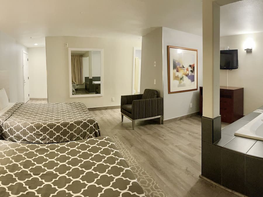 Basic Double Room, 2 Queen Beds, Non Smoking, Jetted Tub | Jetted tub