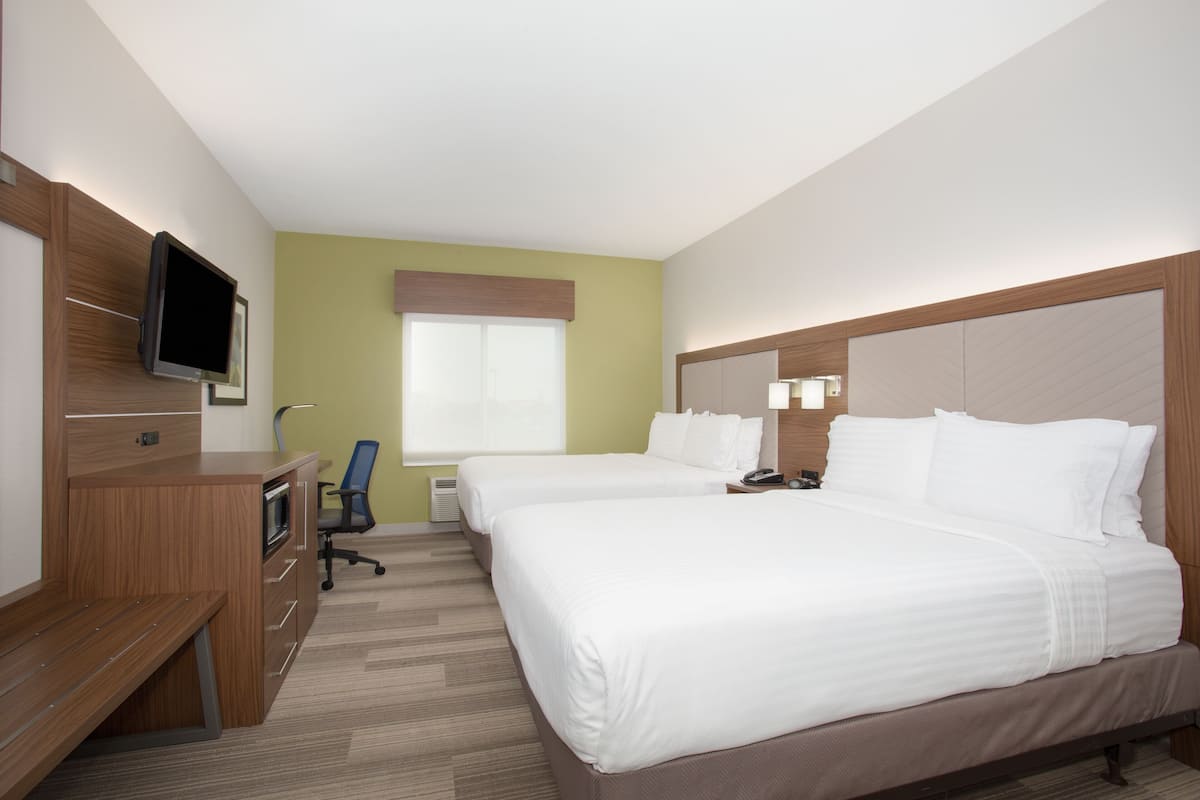 Minibar, in-room safe, desk, iron/ironing board