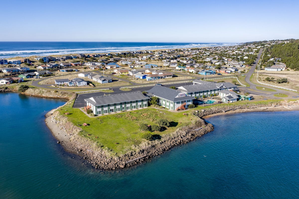 In-room safe, blackout drapes, iron/ironing board, free WiFi