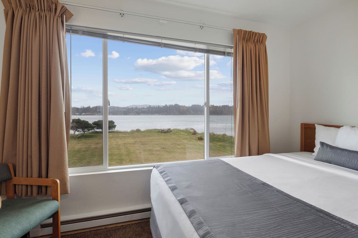 In-room safe, blackout drapes, iron/ironing board, free WiFi