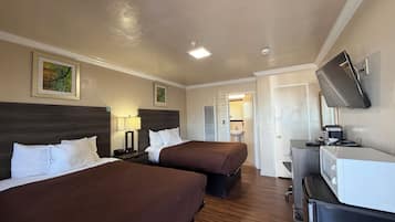 Iron/ironing board, free WiFi, bed sheets