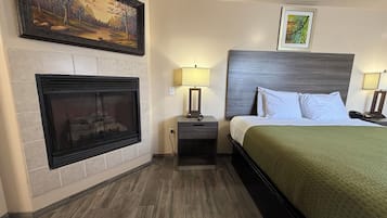 Standard Room, 1 King Bed, Jetted Tub