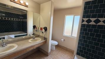 Standard Room, 1 King Bed, Jetted Tub | Bathroom | Combined shower/bathtub, eco-friendly toiletries, hair dryer, towels