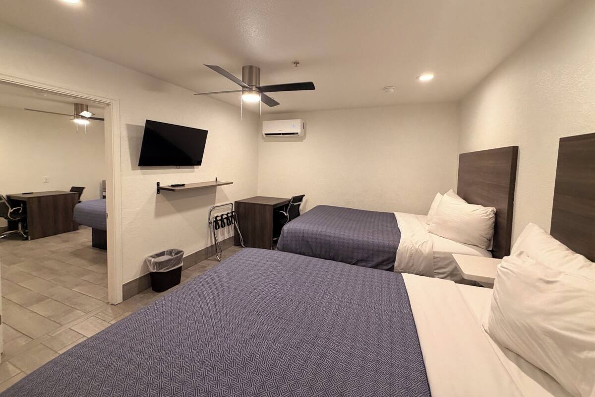 3 Queen Beds Suites | Iron/ironing board (on request), WiFi (free), bed sheets