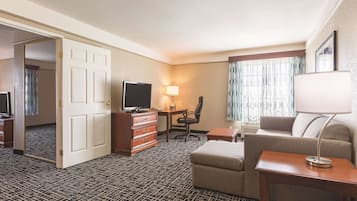 Suite, 1 King Bed with Sofa bed, Non Smoking | Premium bedding, desk, blackout drapes, iron/ironing board