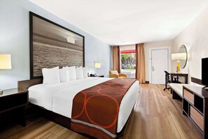 In-room safe, desk, blackout curtains, soundproofing - Super 8 by Wyndham Florida City/Gateway to Keys/Everglades (Florida City)