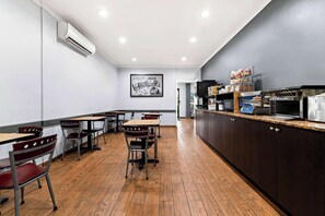 Desayuno para llevar incluido todos los días