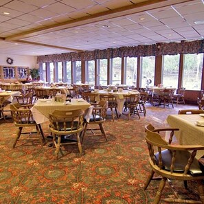 Restaurant - Voyageur Inn and Conference Center (Reedsburg)