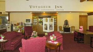 Coin salon dans le hall