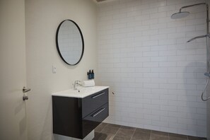 Individually decorated, individually furnished, desk, blackout curtains - Benniksgaard Hotel (Grasten)