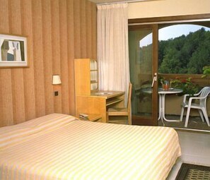 Standard Double Room | Desk, free WiFi - Mas de Vence Hotel & Restaurant (Vence)