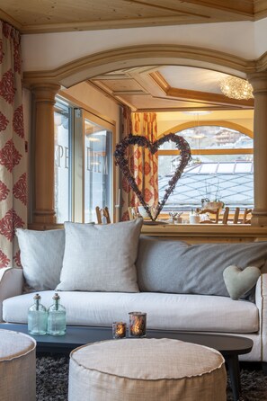 Lobby lounge - Hotel Chesa Valese (Zermatt)